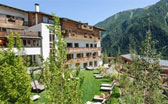 Vista sul Natur Aktiv Hotel Lamm e l'ambiente che lo circonda