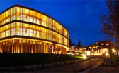 Vista notturna dell'Hotel Waldhof a Foiana